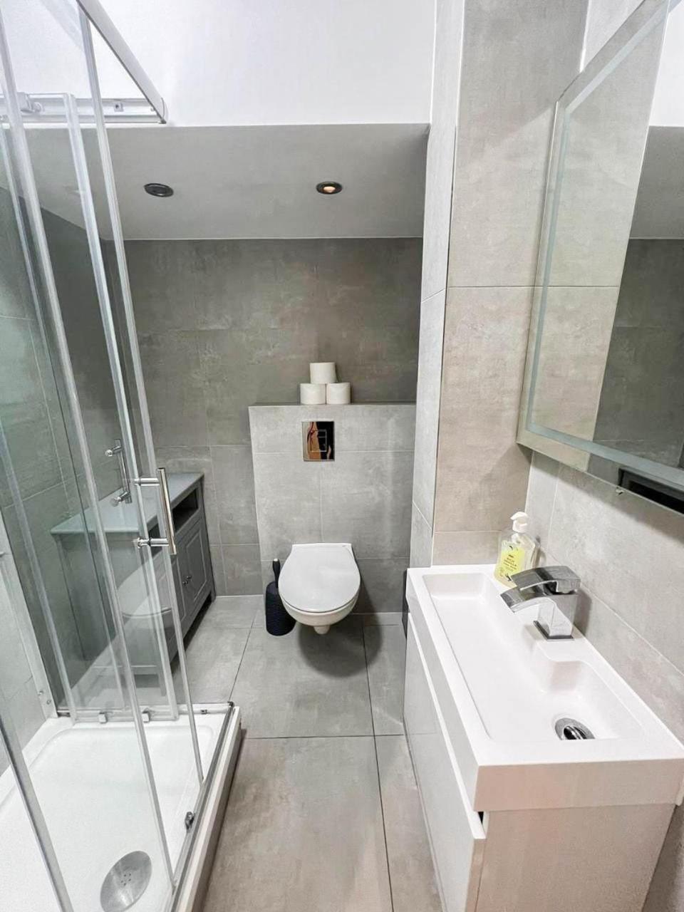 Chic 1-Bedroom Flat In Elephant & Castle, Near The Shard Londres Exterior foto