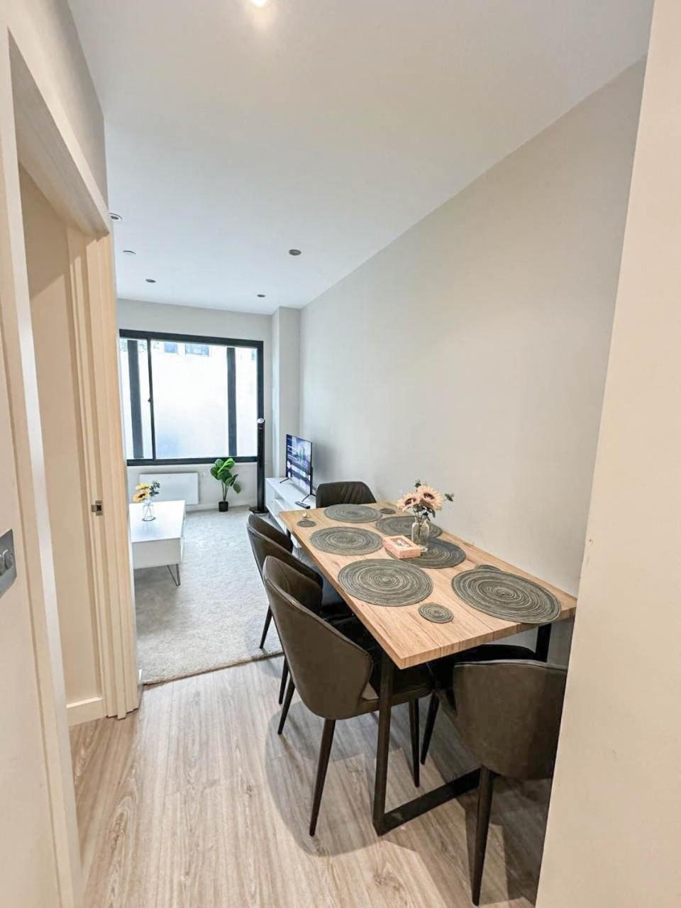 Chic 1-Bedroom Flat In Elephant & Castle, Near The Shard Londres Exterior foto