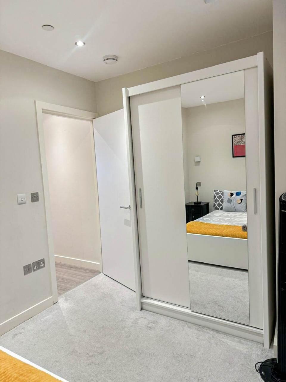 Chic 1-Bedroom Flat In Elephant & Castle, Near The Shard Londres Exterior foto